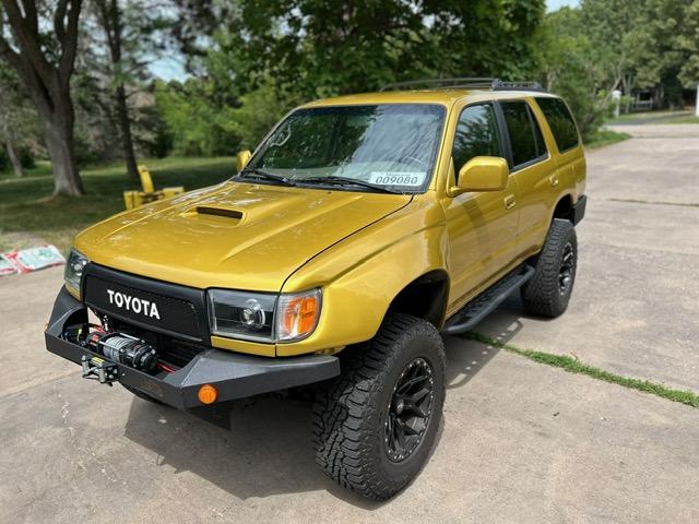Modified V8-Powered 2000 Toyota 4Runner - 4