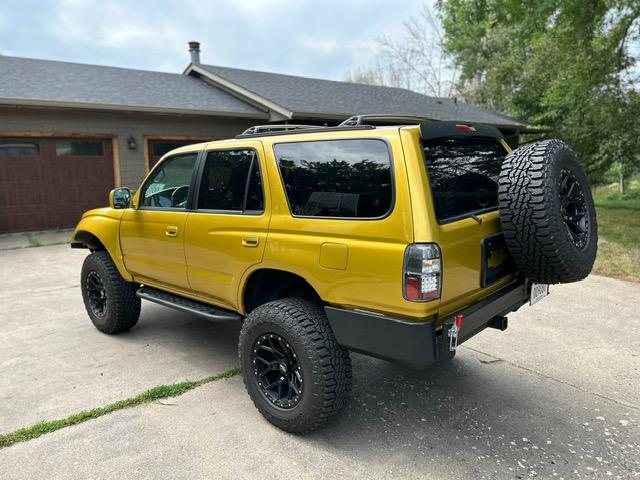 Modified V8-Powered 2000 Toyota 4Runner