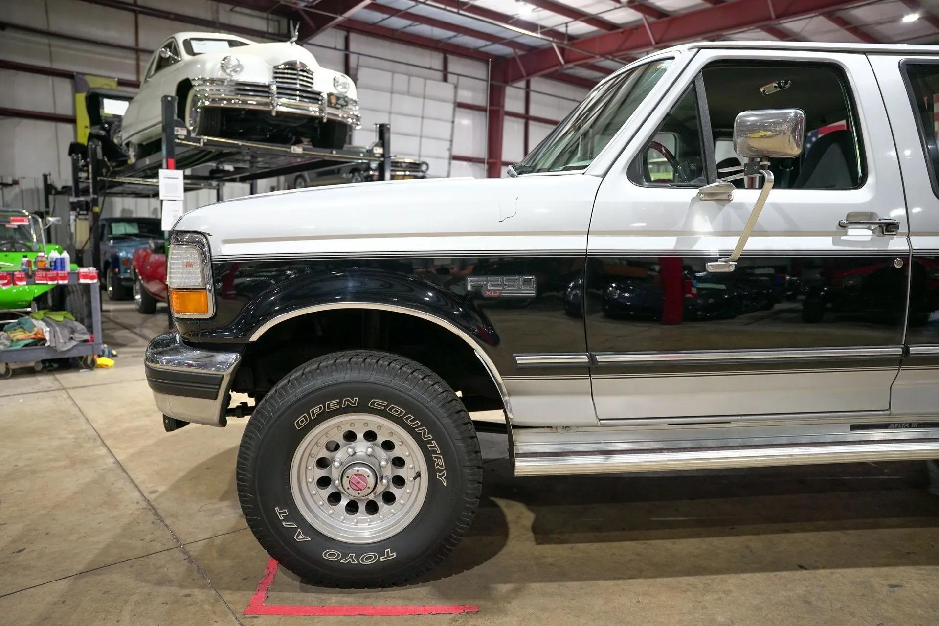 1993 Ford F-250 XLT 4x4 - 5