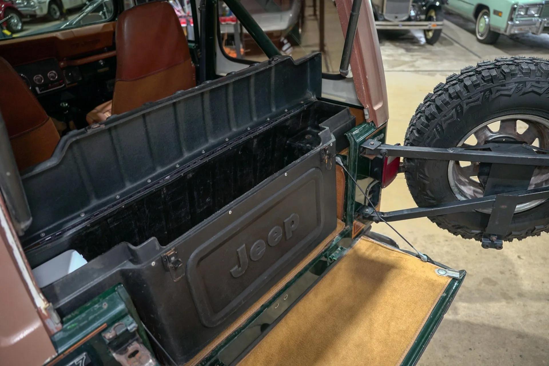 1984 Jeep CJ-7 Laredo