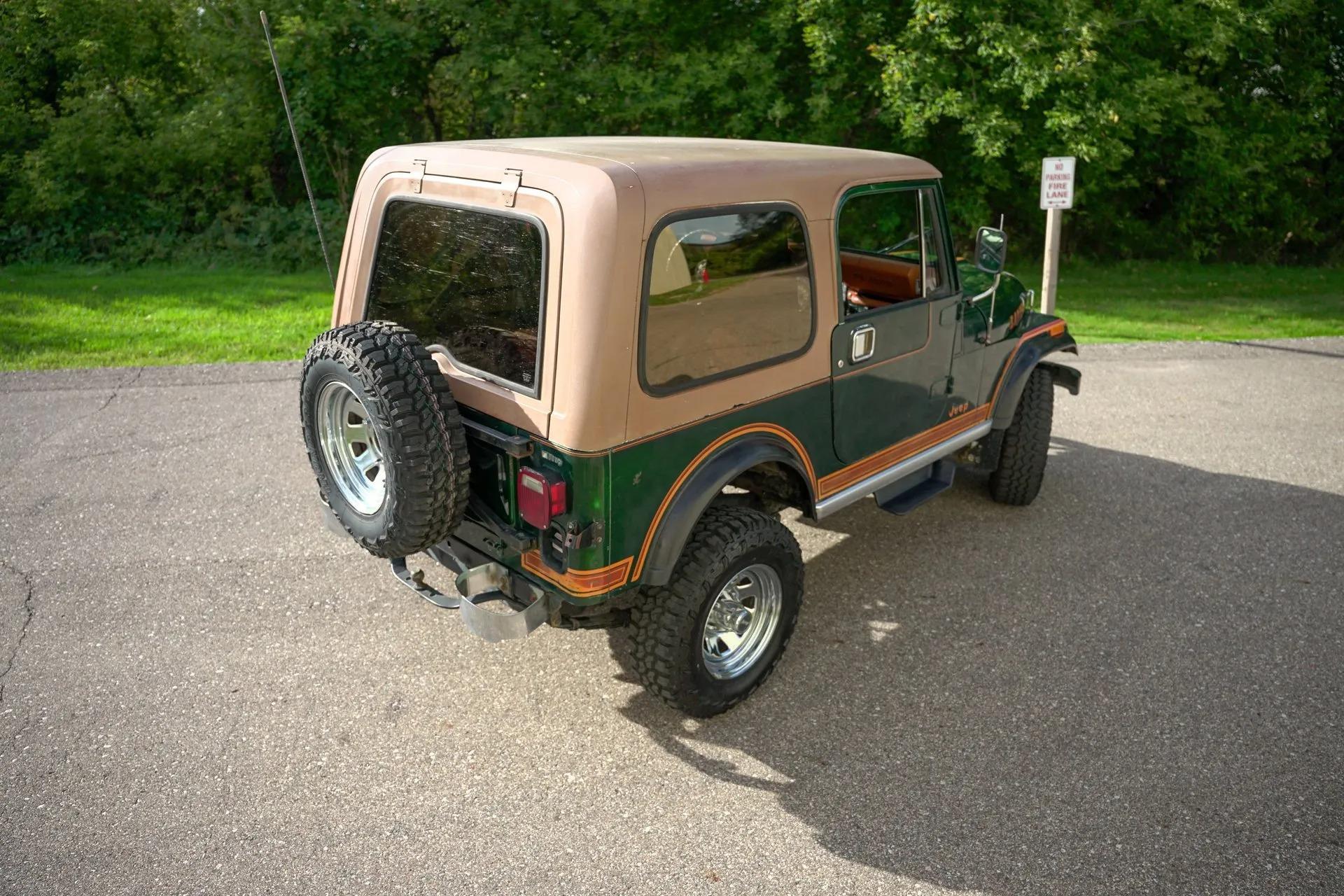 1984 Jeep CJ-7 Laredo - 3