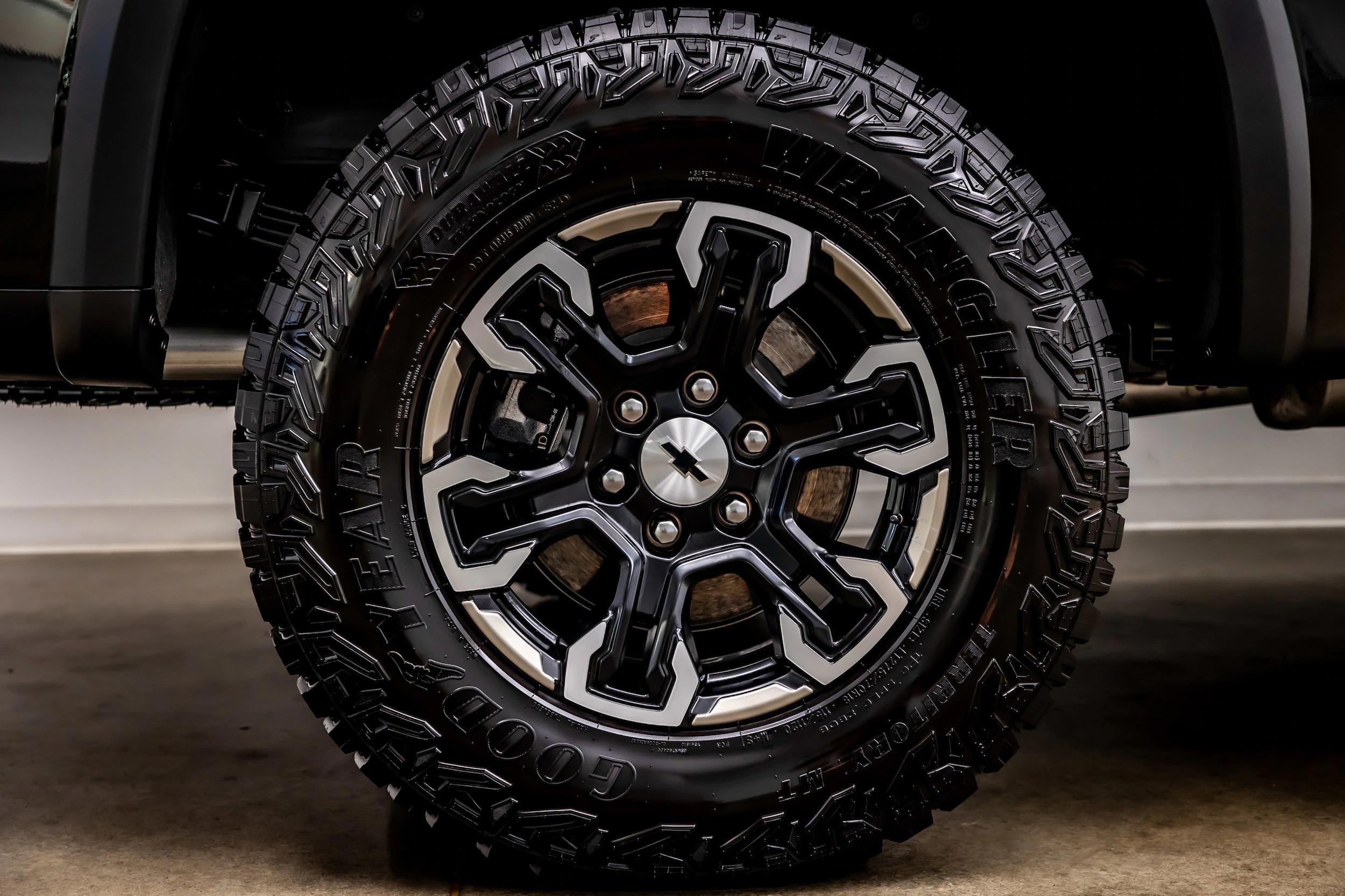 2025 Chevrolet Silverado 1500 ZR2