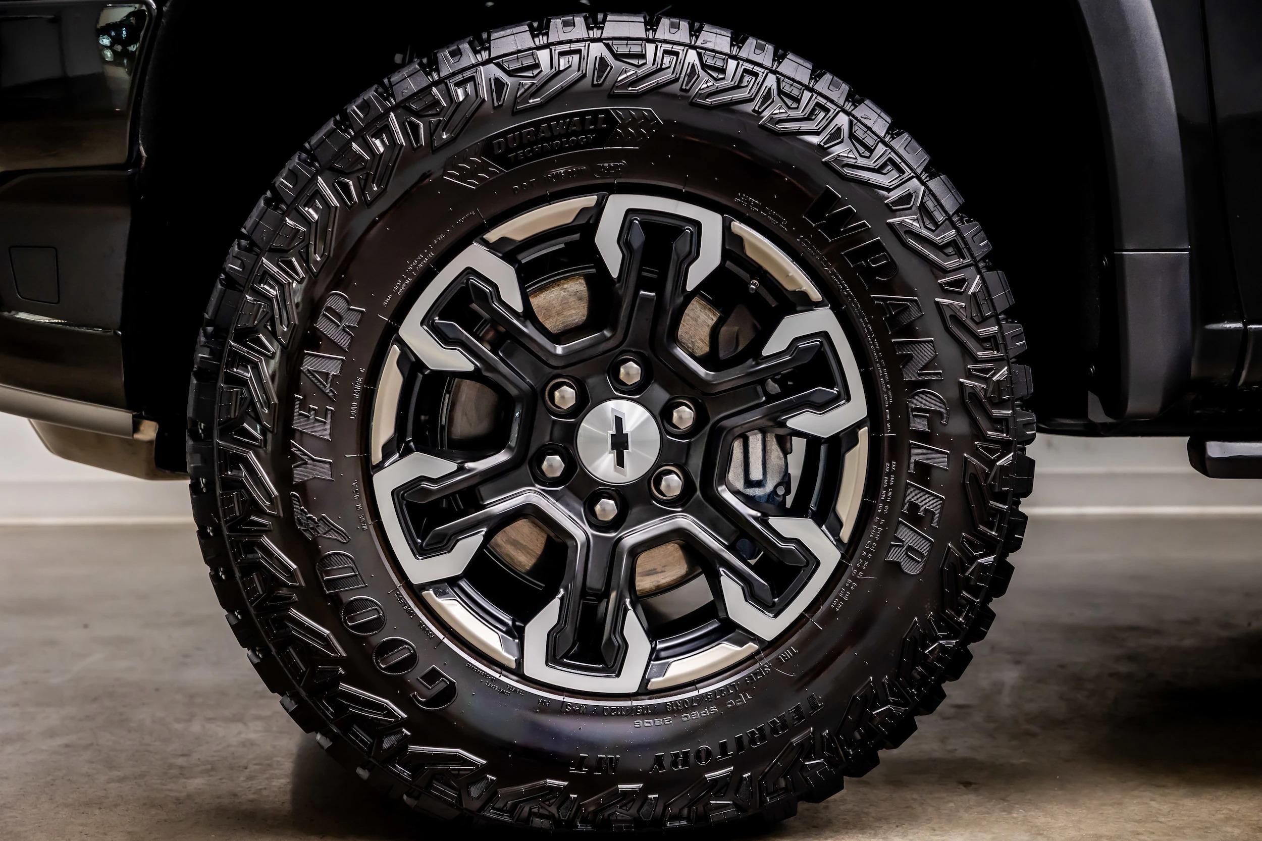 2025 Chevrolet Silverado 1500 ZR2