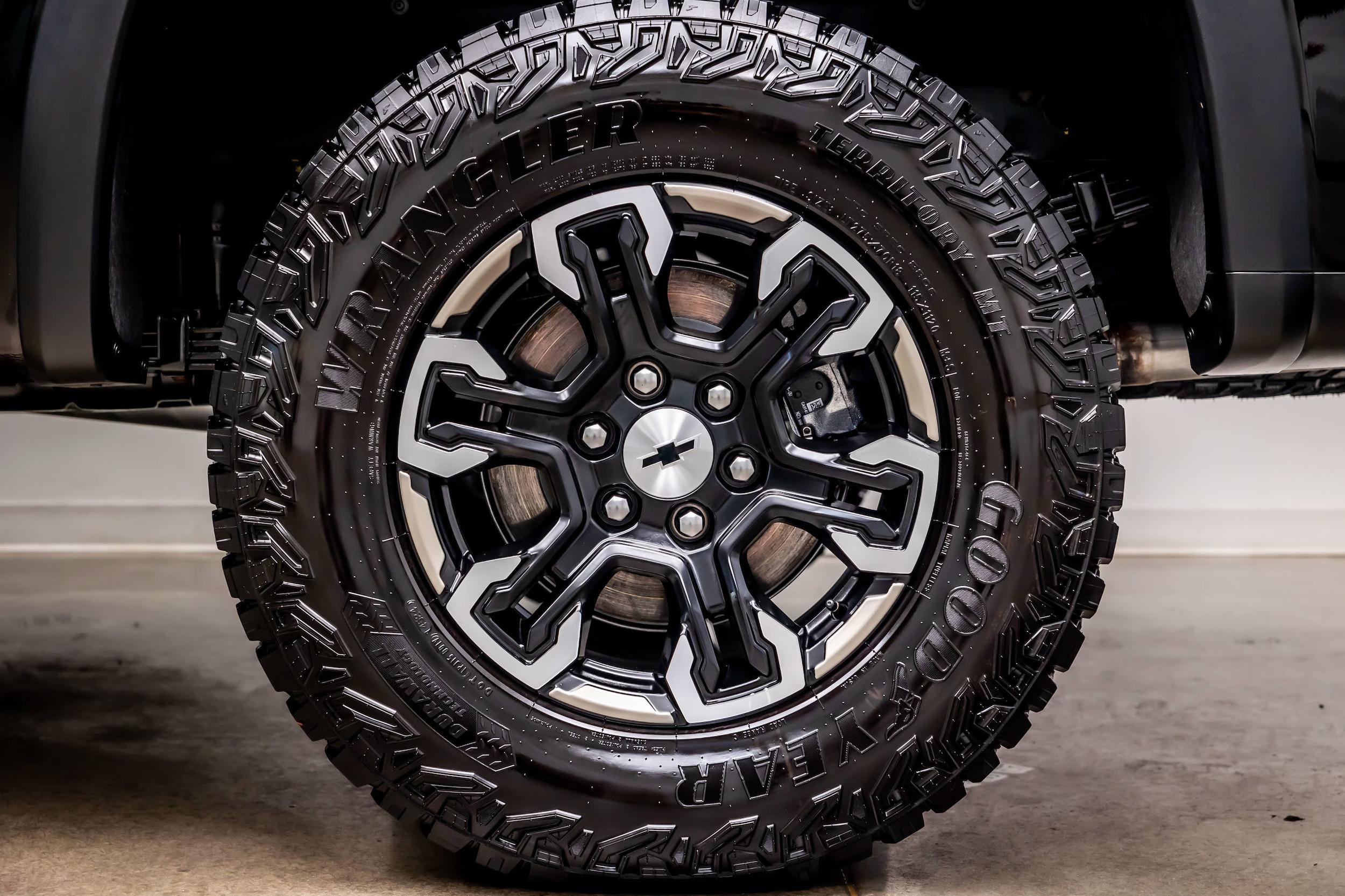 2025 Chevrolet Silverado 1500 ZR2