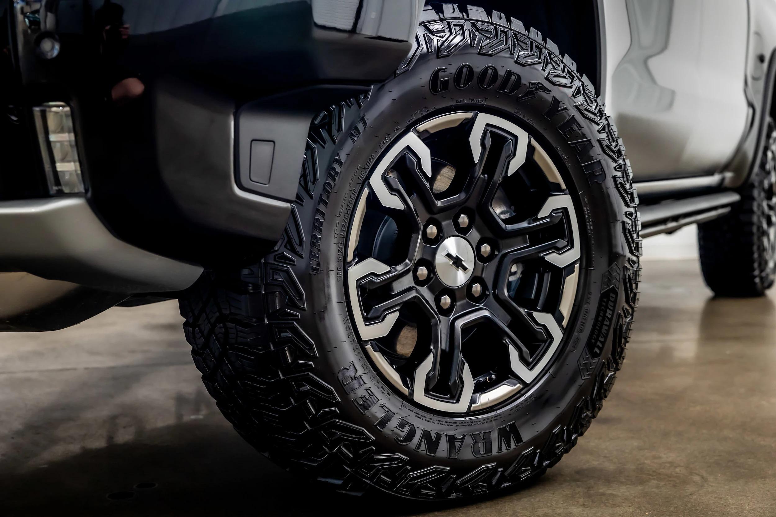 2025 Chevrolet Silverado 1500 ZR2
