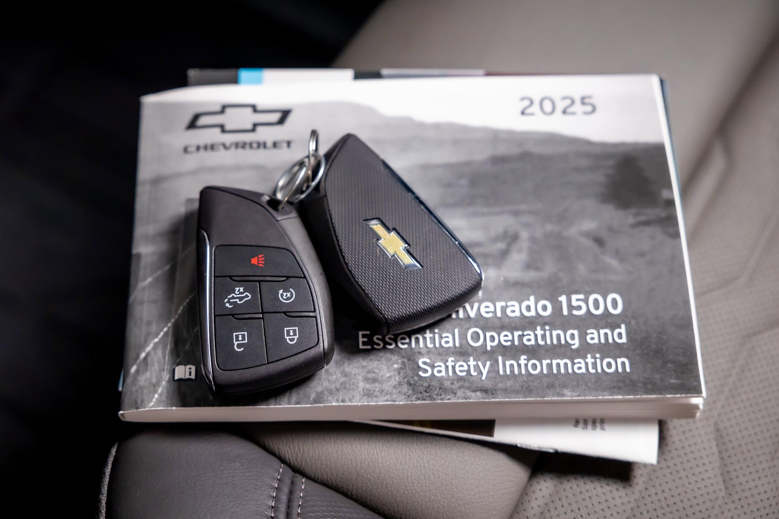 2025 Chevrolet Silverado 1500 ZR2
