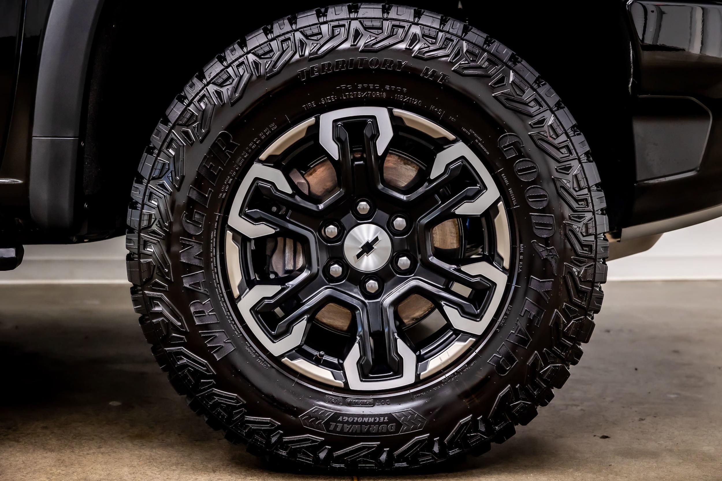 2025 Chevrolet Silverado 1500 ZR2
