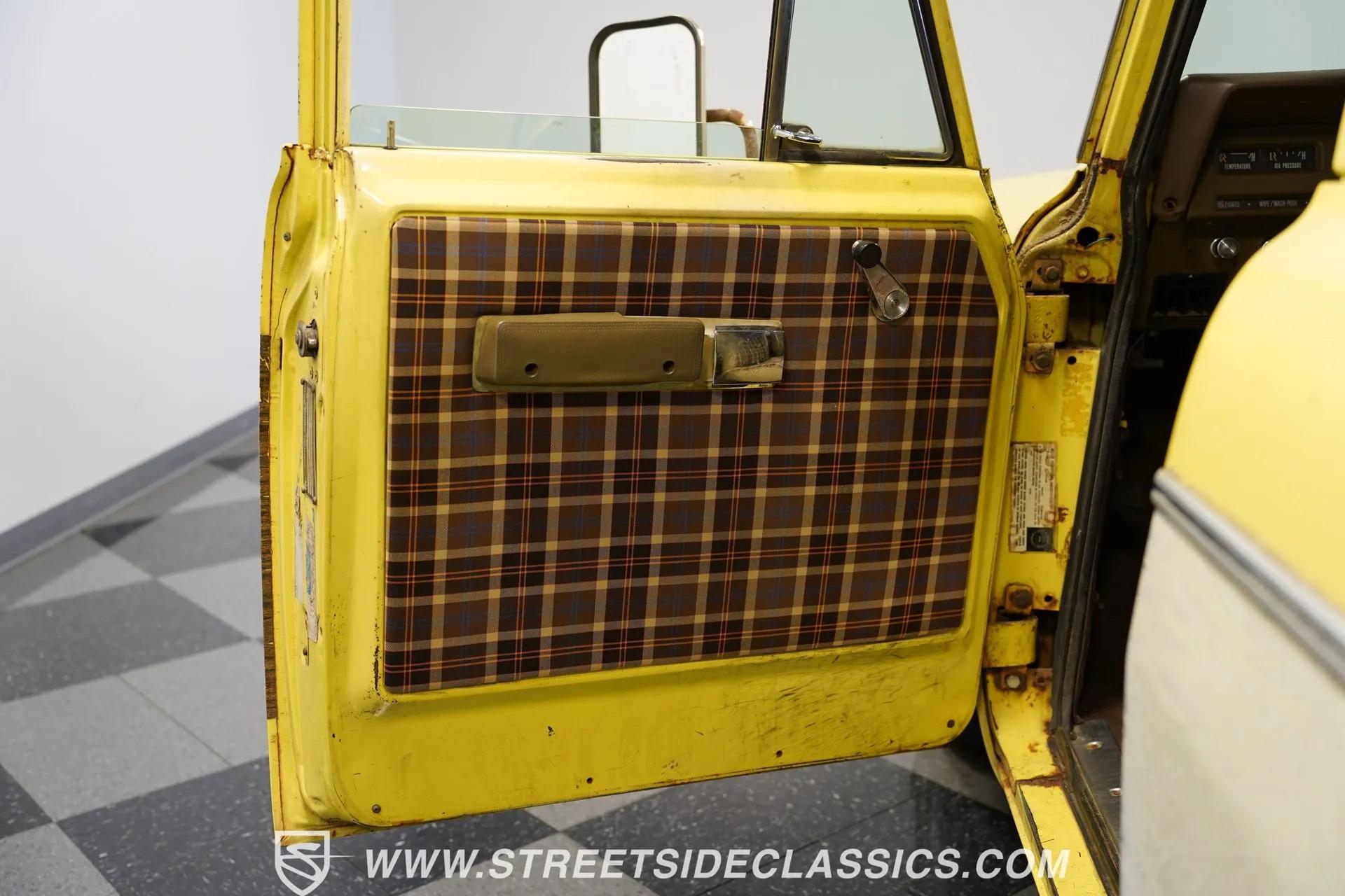 1974 International Harvester Travelall