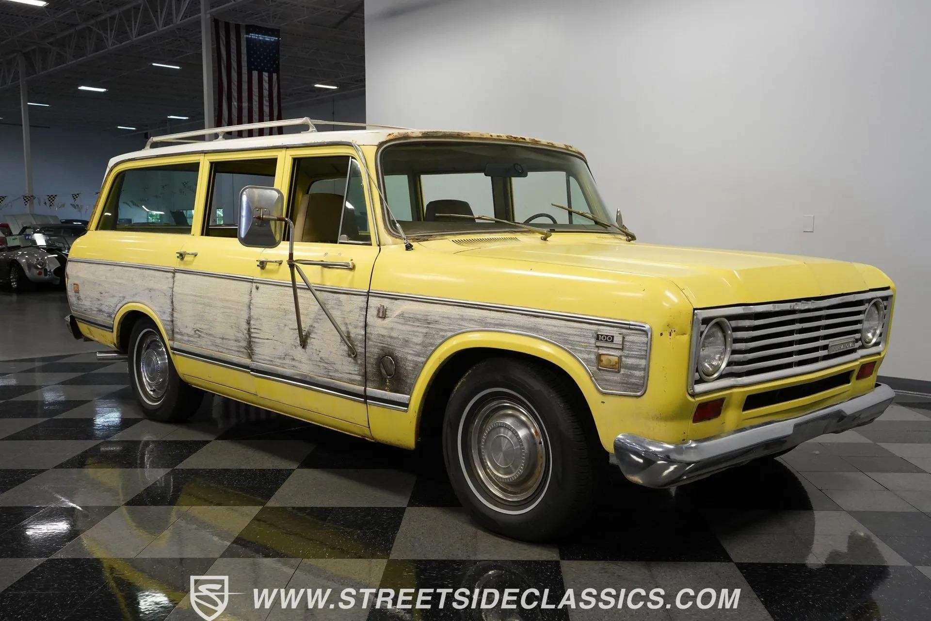 1974 International Harvester Travelall - 5