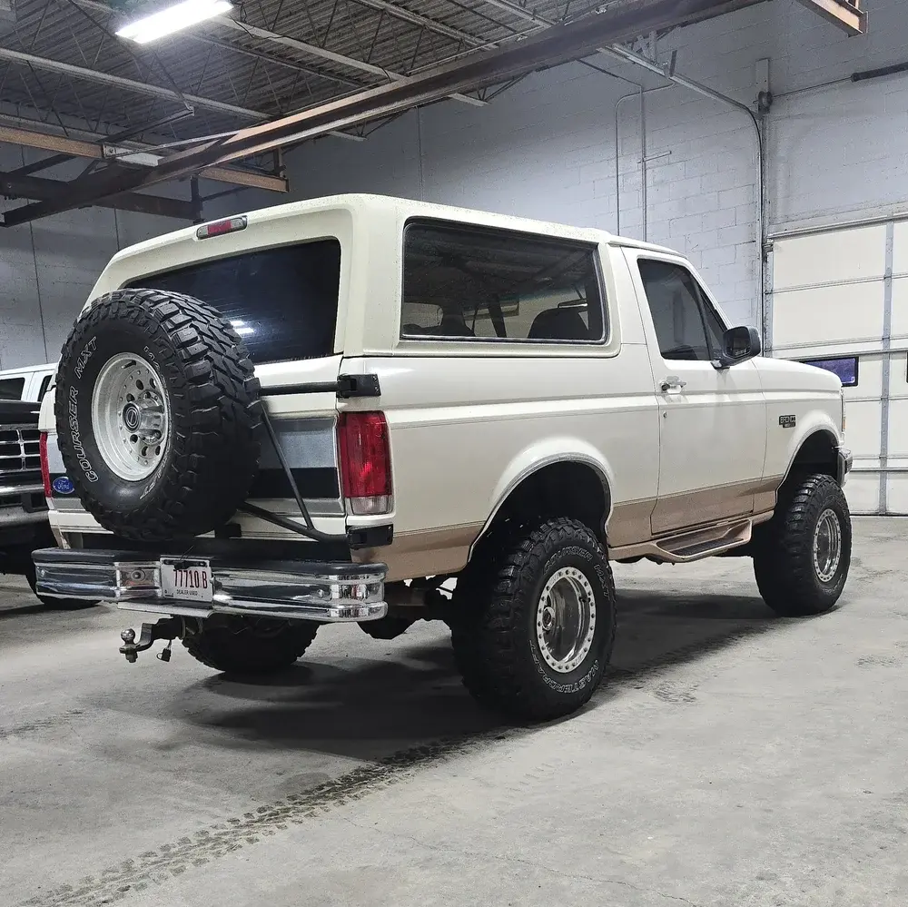 1995 Ford Bronco Eddie Bauer - 3