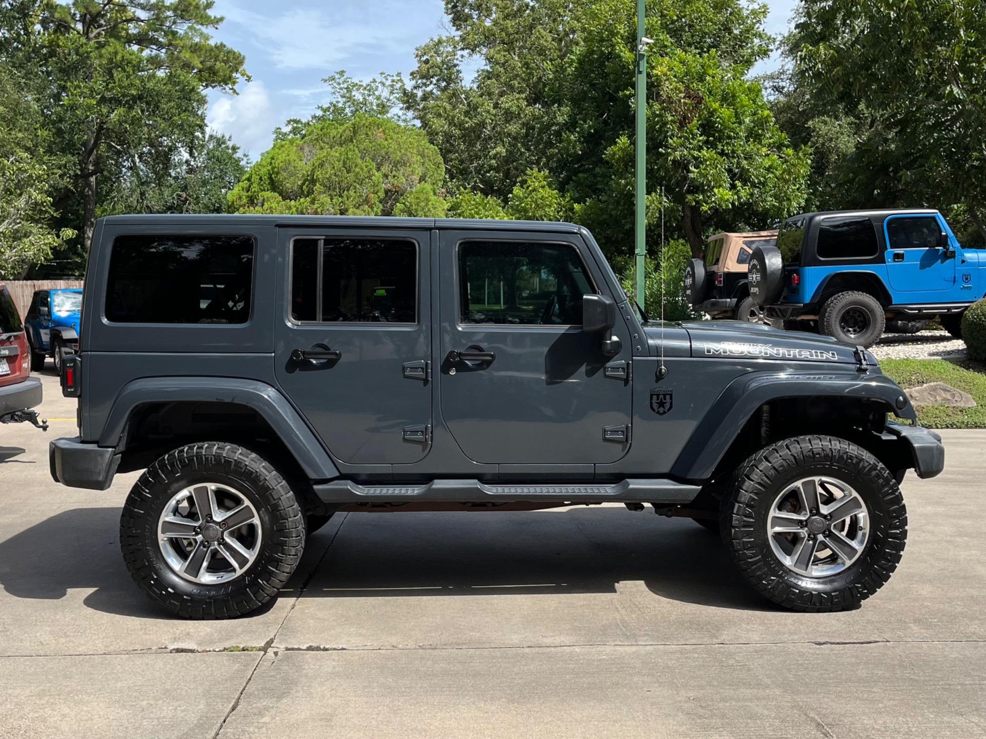 2017 Jeep Wrangler Unlimited Smokey Mountain