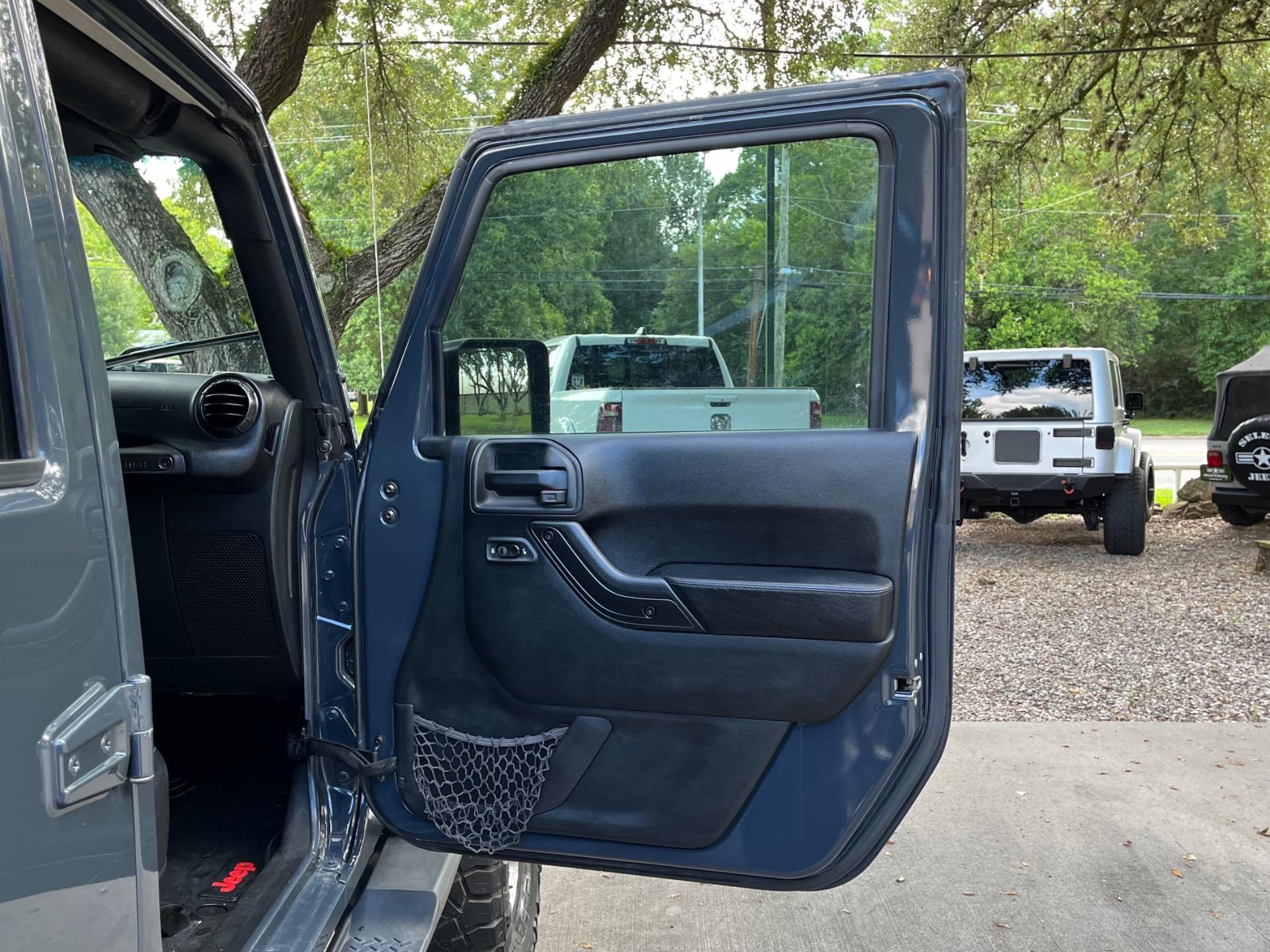 2017 Jeep Wrangler Unlimited Smokey Mountain