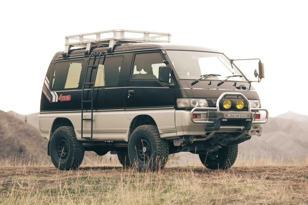  Mitsubishi Delica