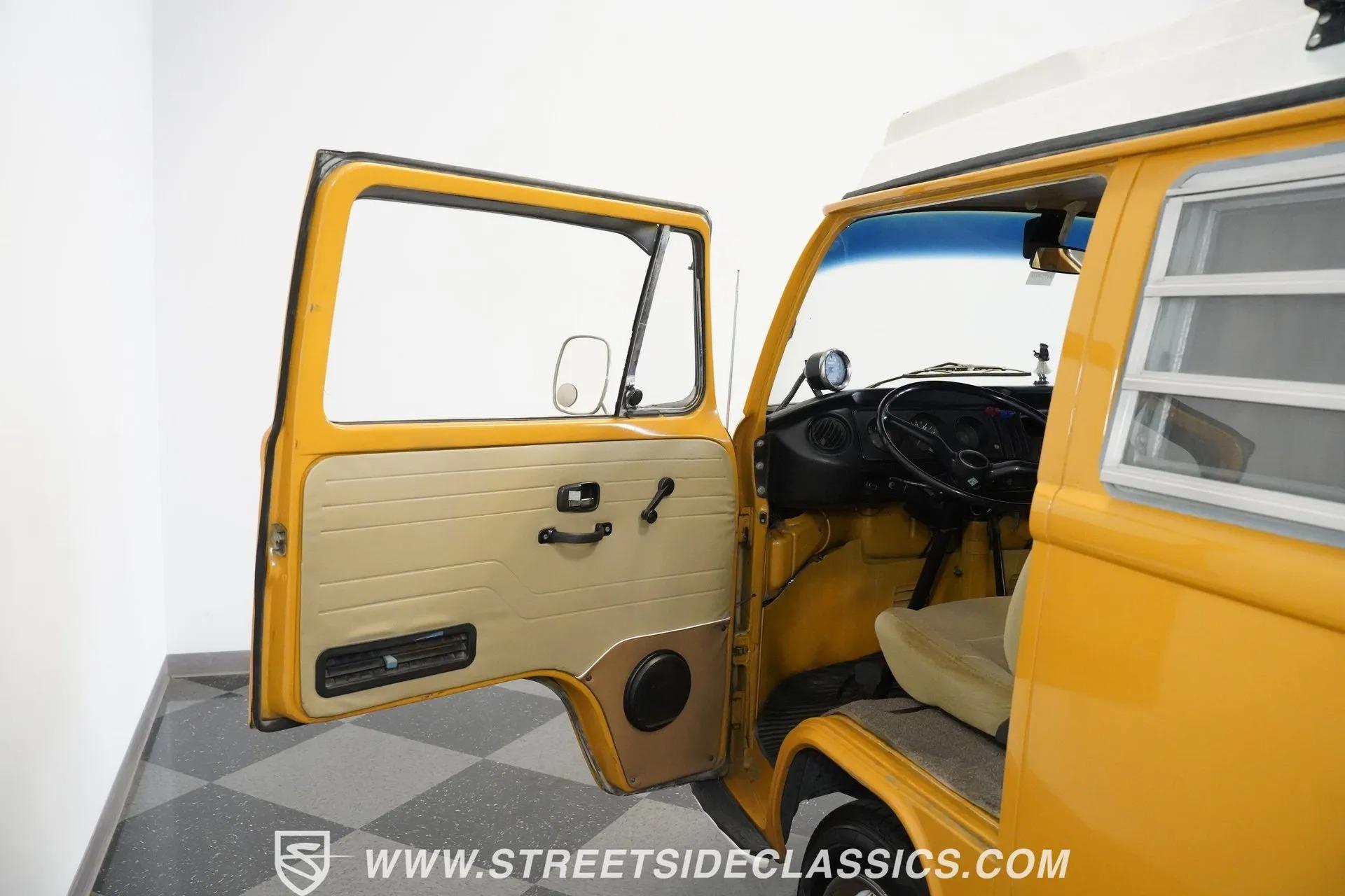 1972 Volkswagen Westfalia Camper