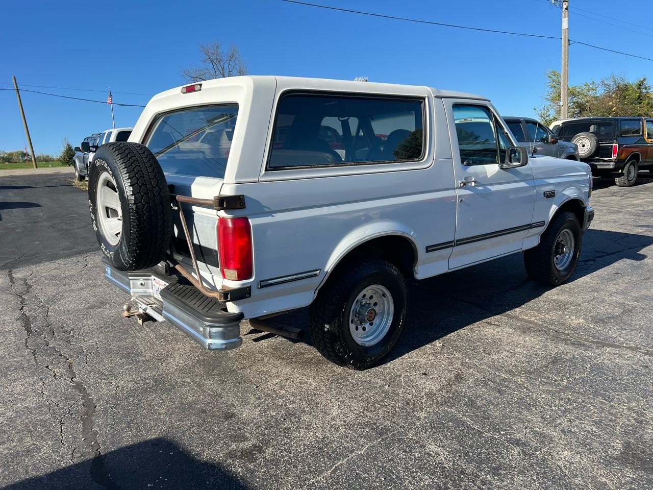 1992 Ford Bronco XLT - 3