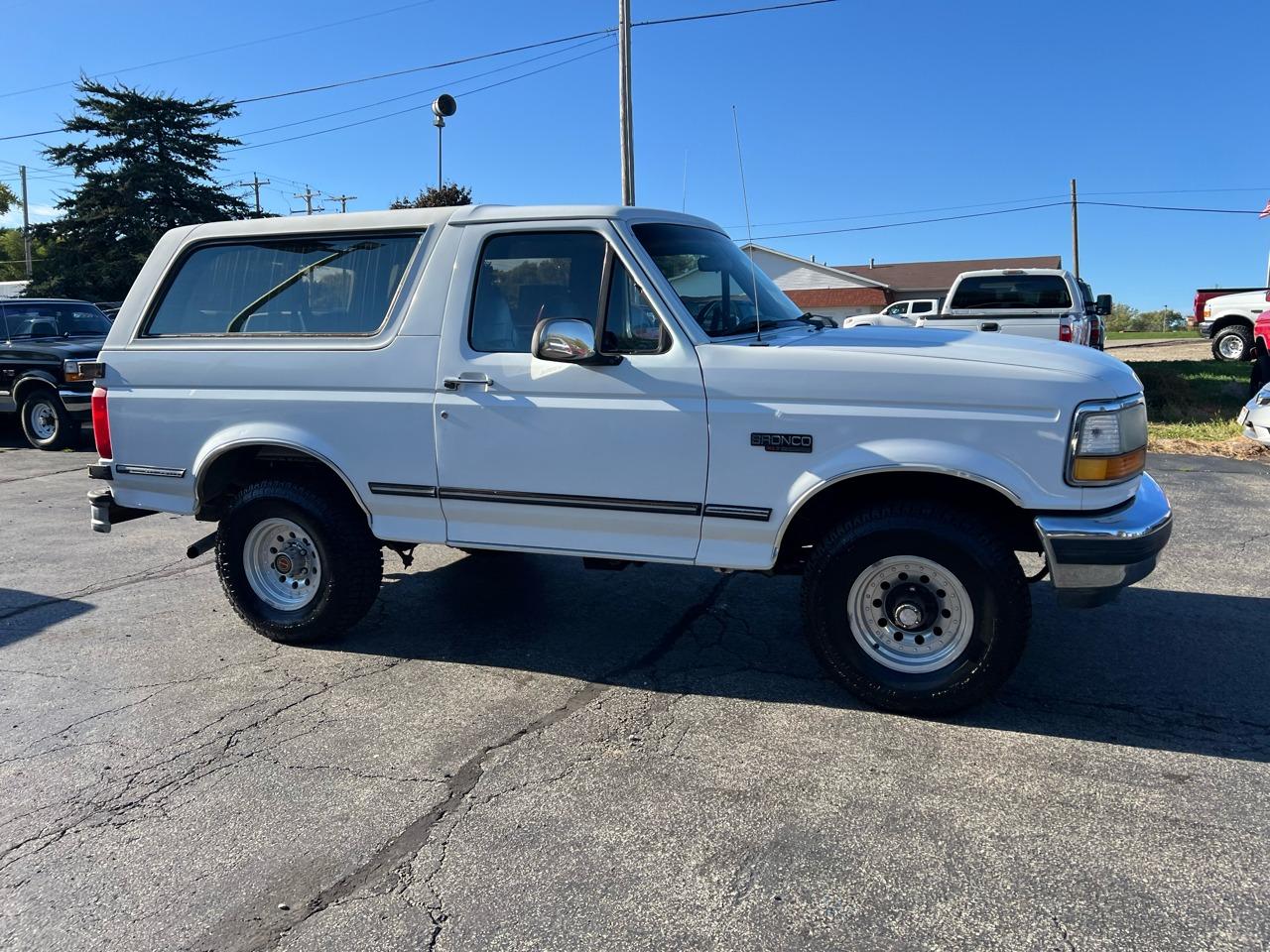 1992 Ford Bronco XLT - 2