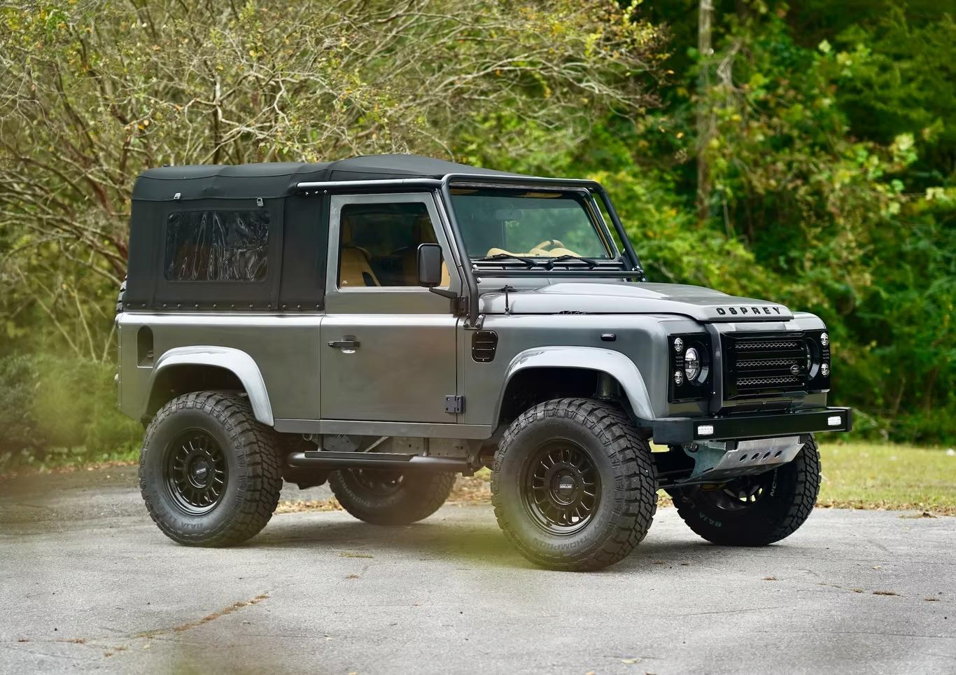  Land Rover Defender