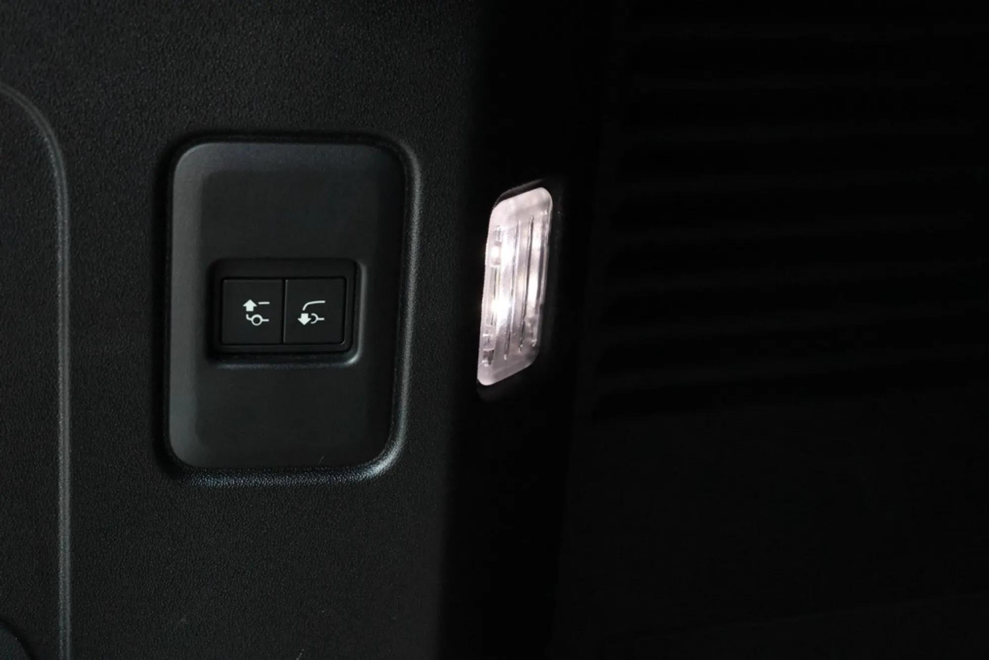 2024 Land Rover Defender 130