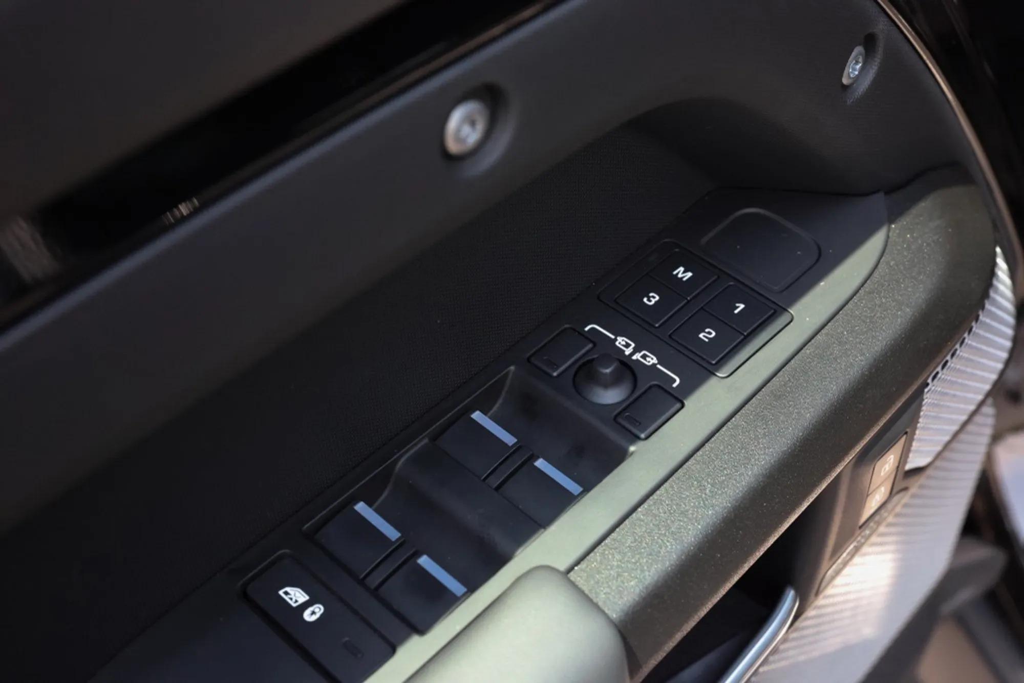 2024 Land Rover Defender 130
