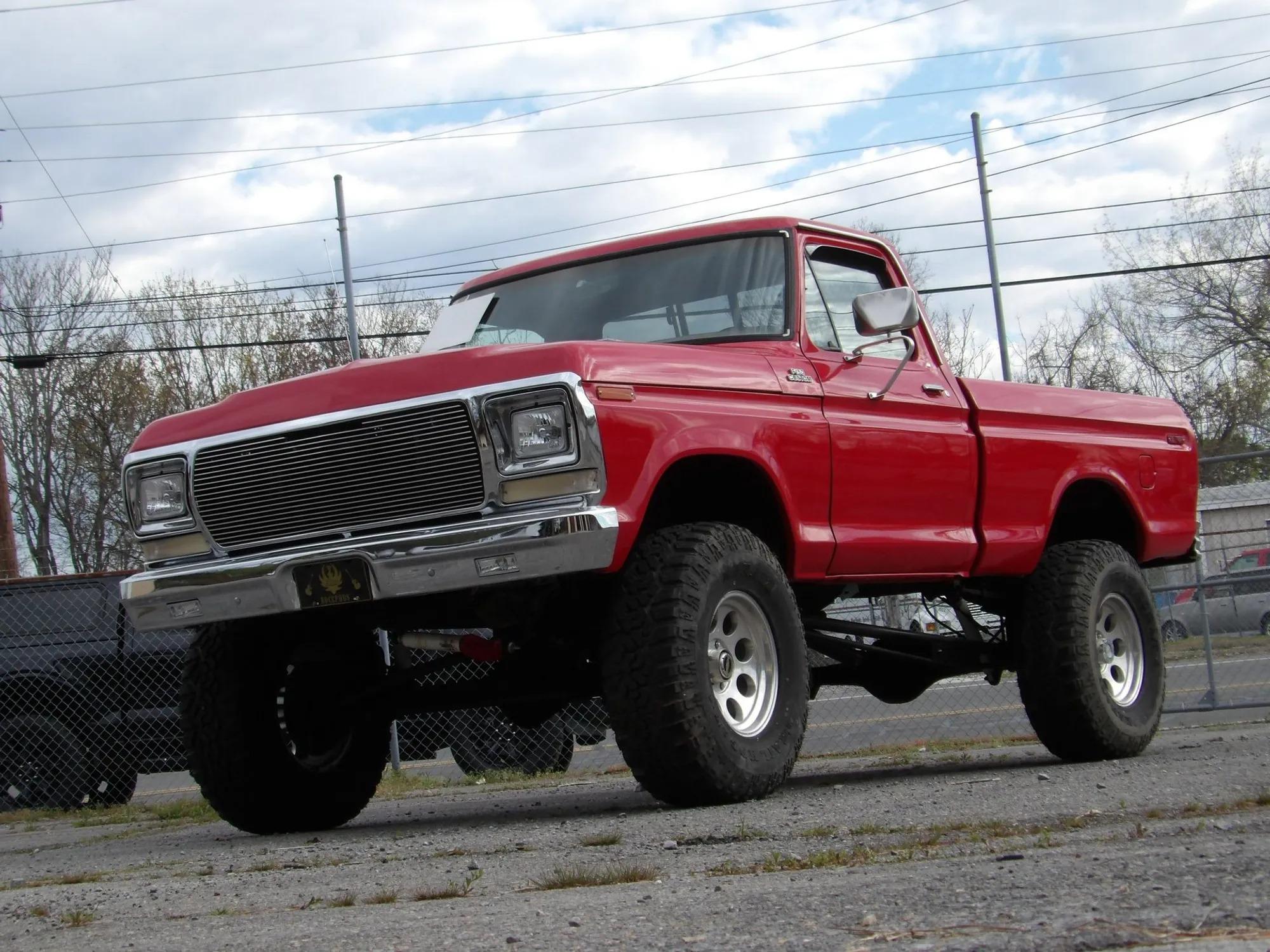 1979 Ford F-150 4×4 - 4