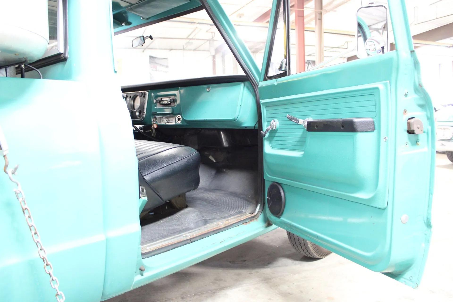 1970 Chevrolet C20 Camper