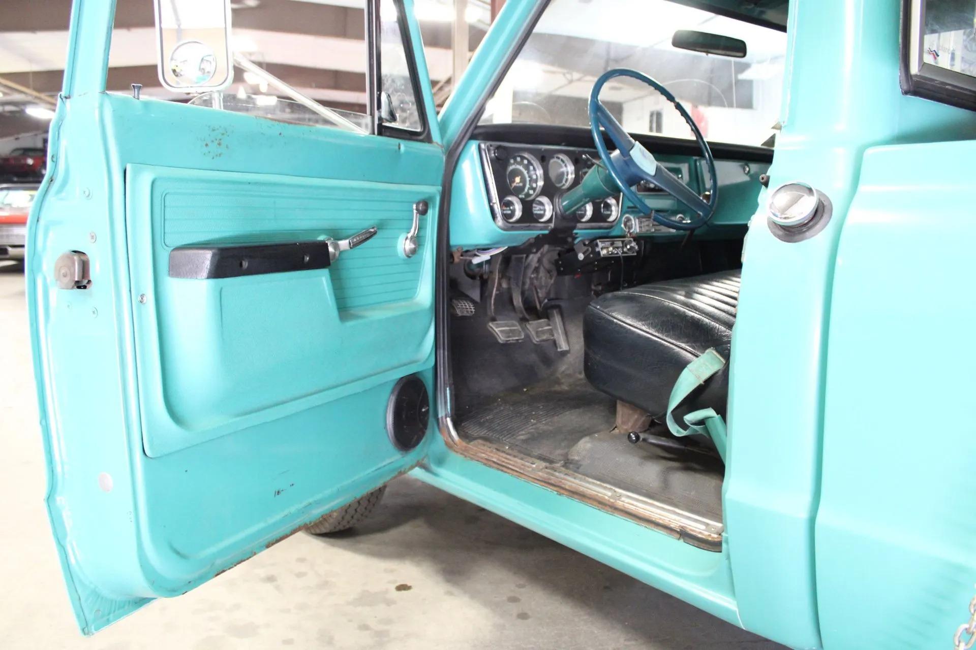 1970 Chevrolet C20 Camper