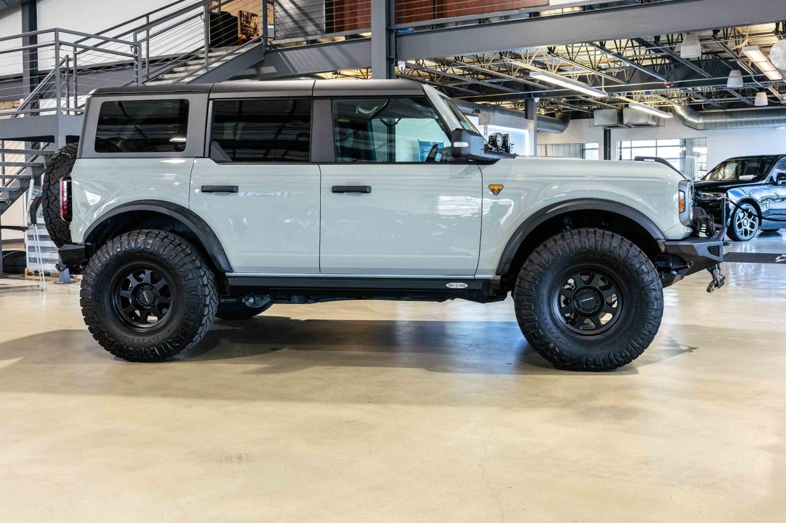 Modified 2022 Ford Bronco Badlands
