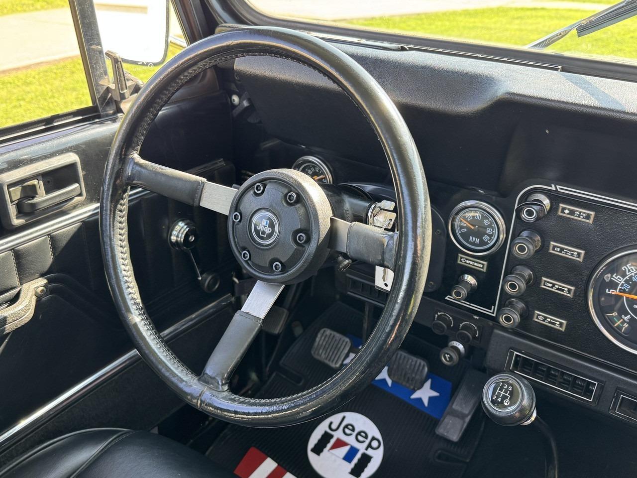 1984 Jeep CJ-8 Scrambler Laredo