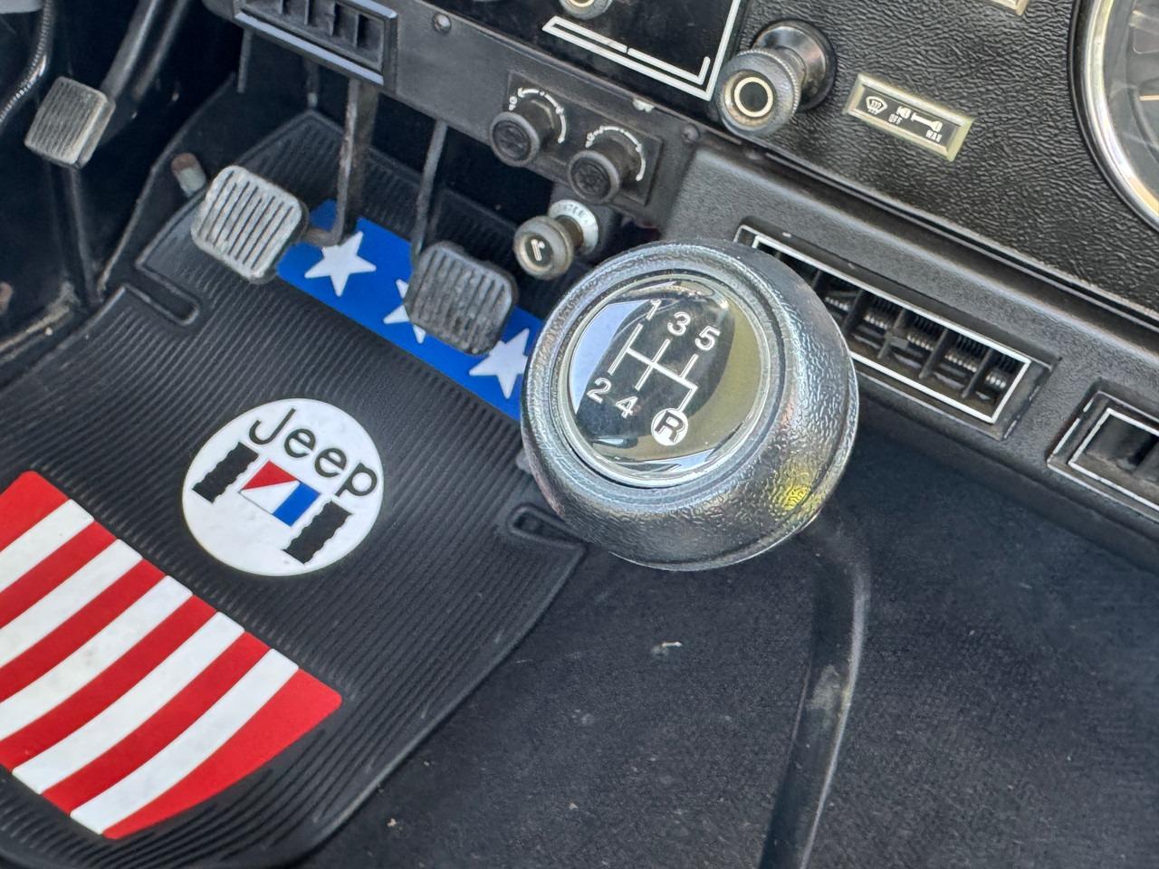 1984 Jeep CJ-8 Scrambler Laredo