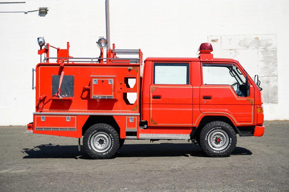 1995 Toyota Hiace Fire Truck 4×4