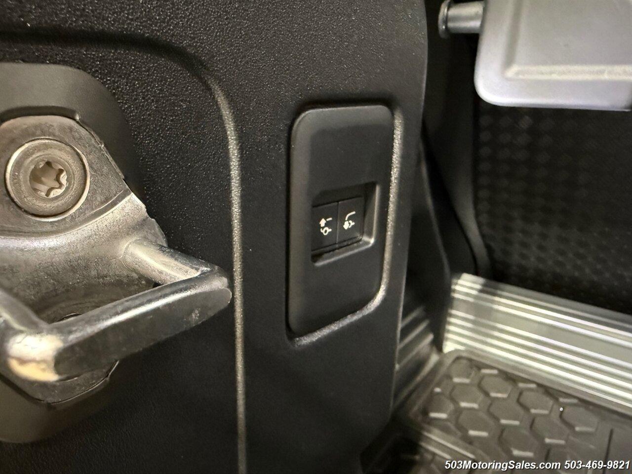 2024 Land Rover Defender 90 Urban Widetrack