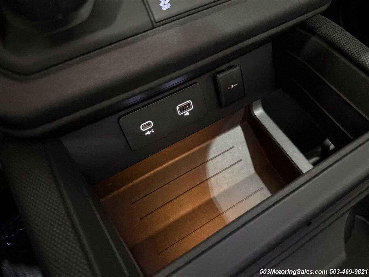 2024 Land Rover Defender 90 Urban Widetrack