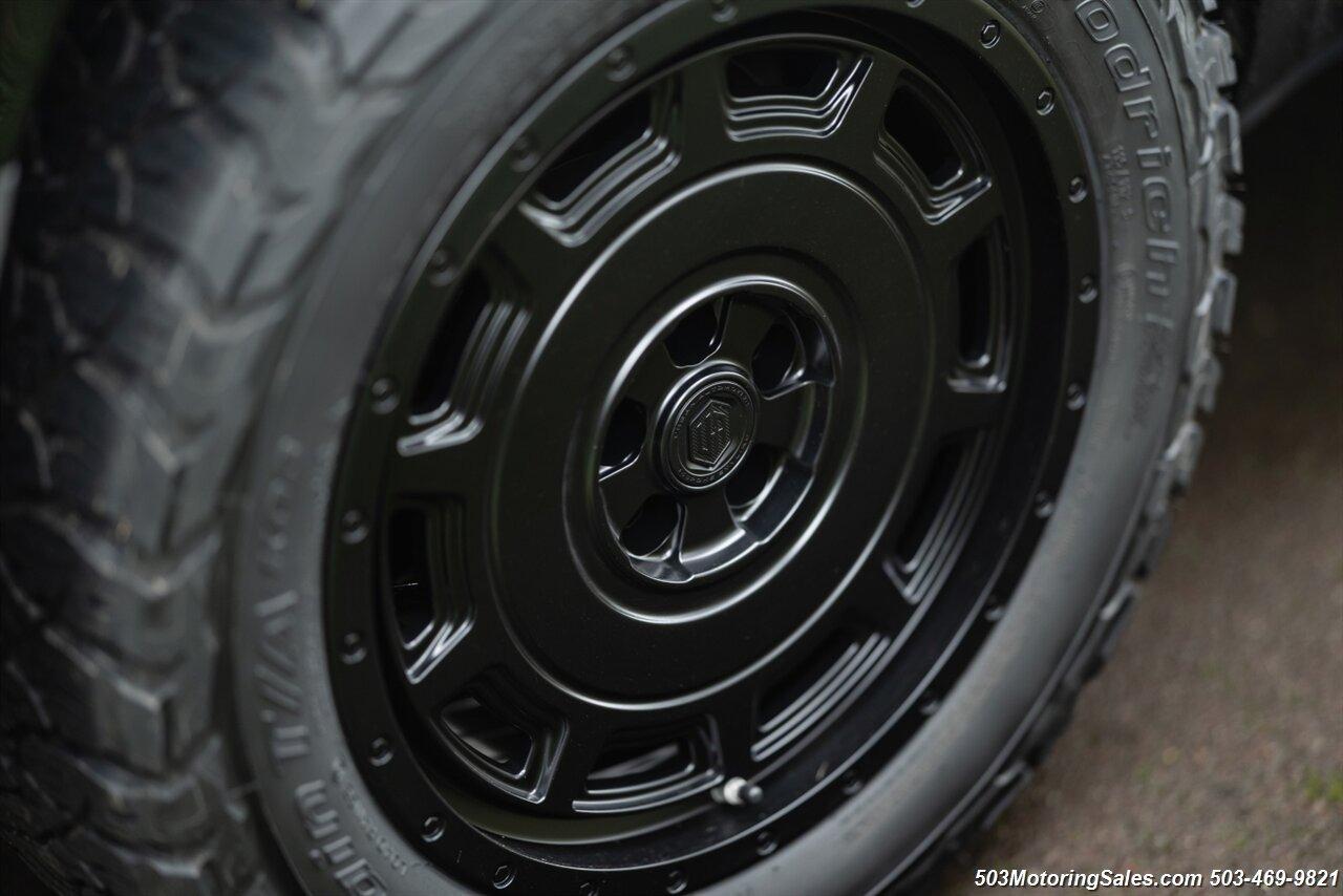 2024 Land Rover Defender 90 Urban Widetrack