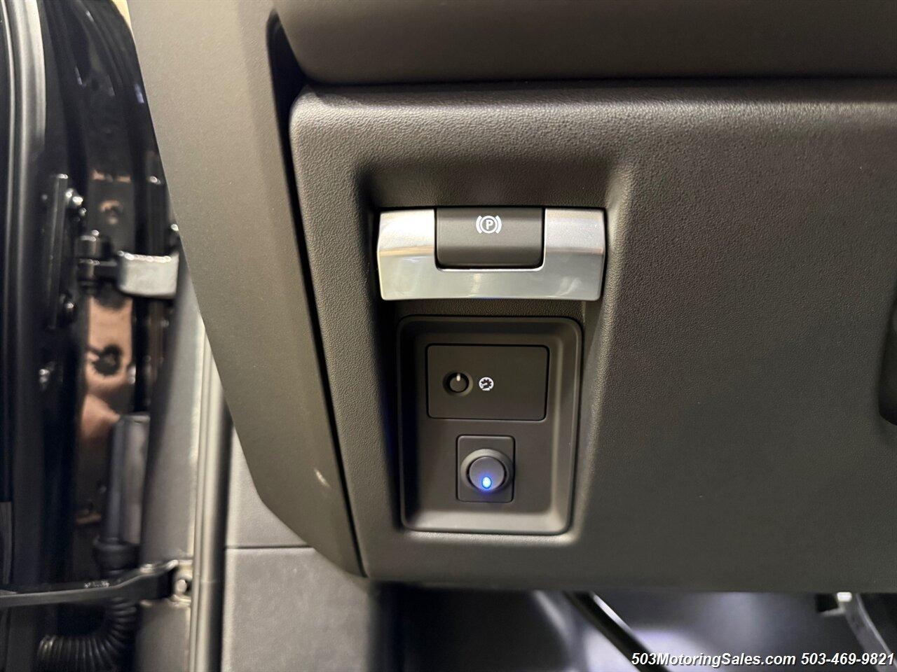 2024 Land Rover Defender 90 Urban Widetrack