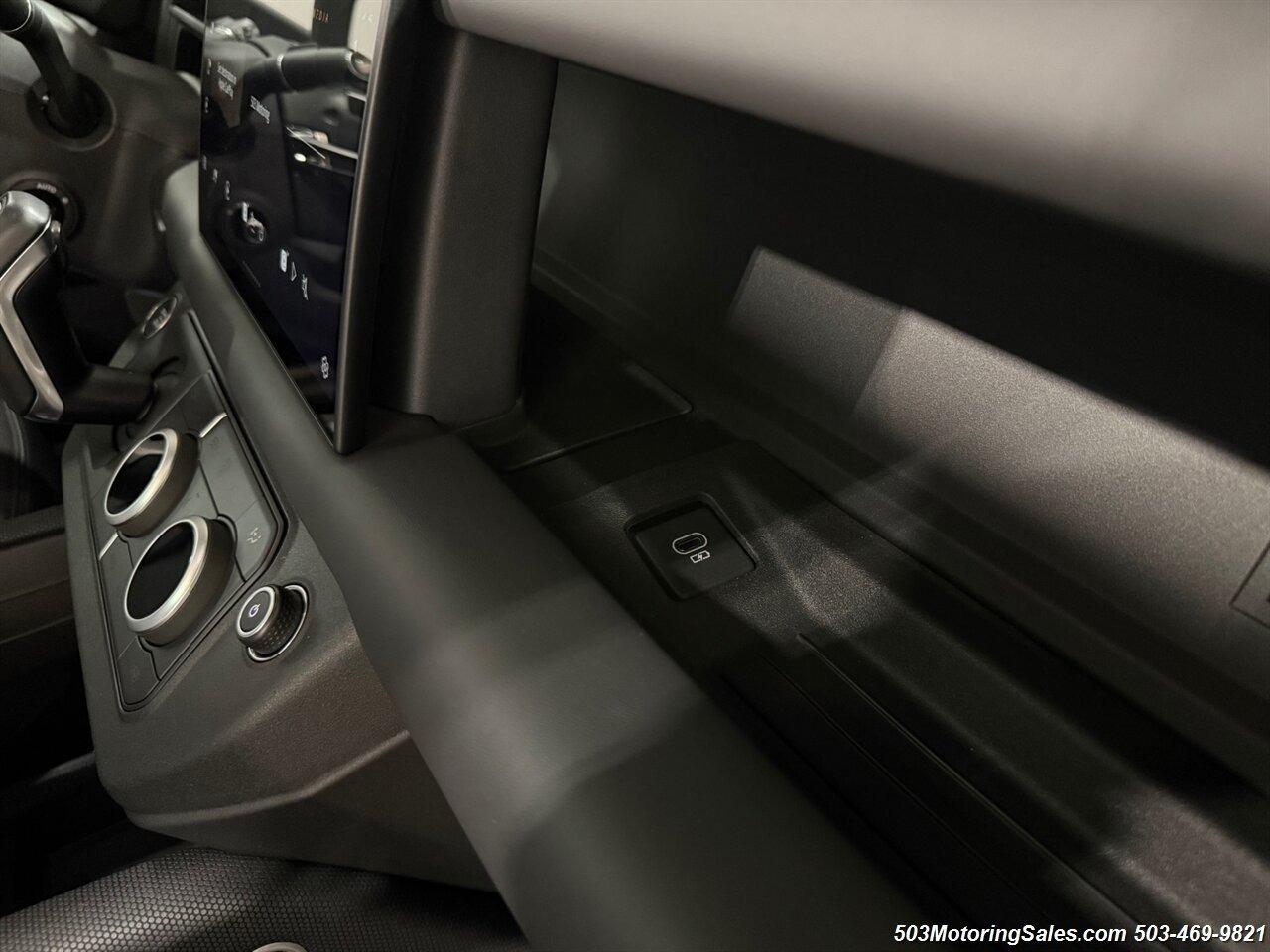 2024 Land Rover Defender 90 Urban Widetrack