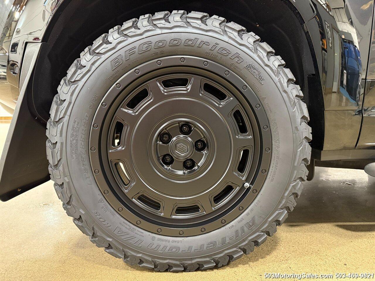 2024 Land Rover Defender 90 Urban Widetrack