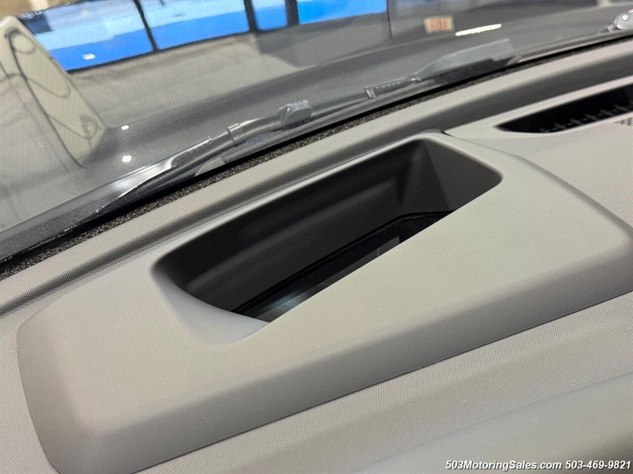 2024 Land Rover Defender 90 Urban Widetrack