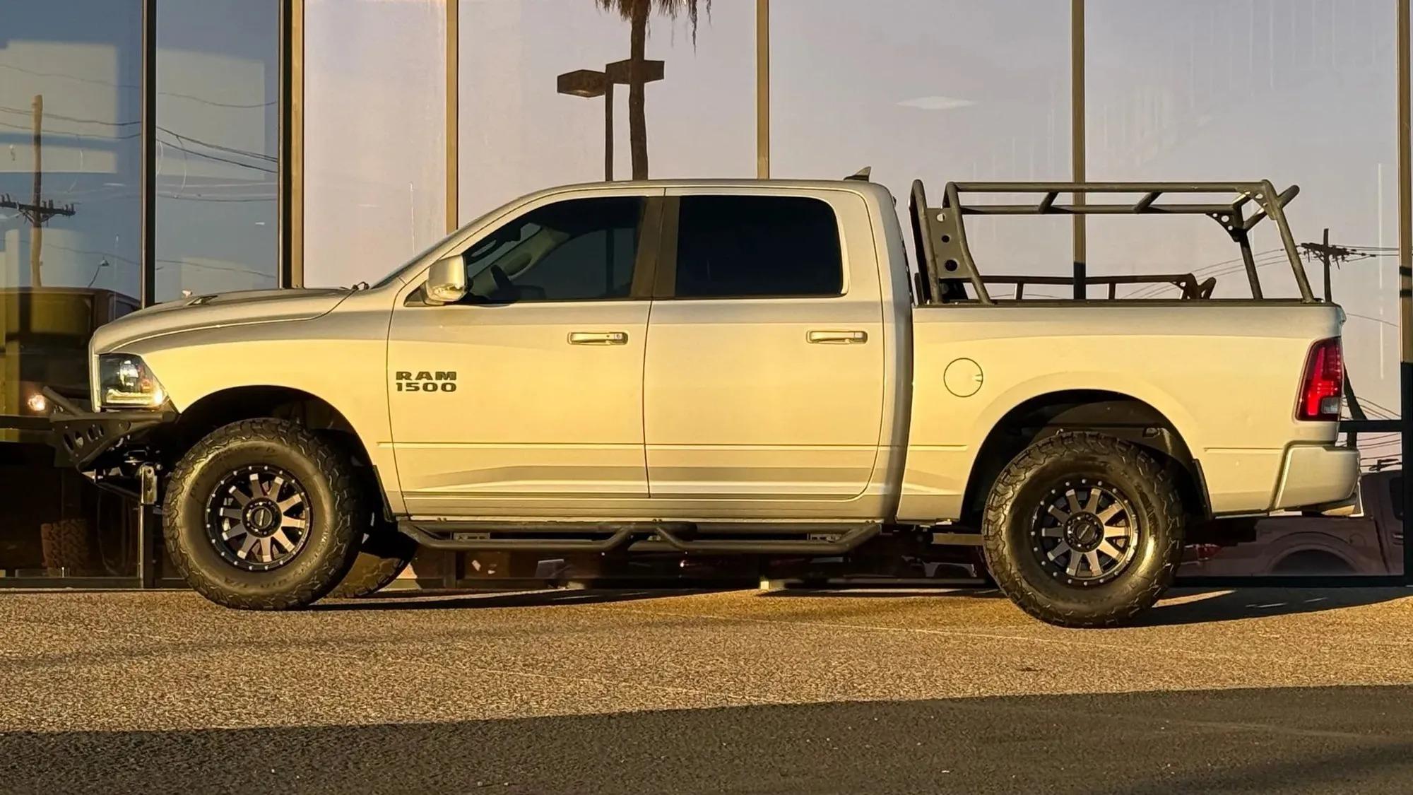 2017 RAM 1500 Crew Cab