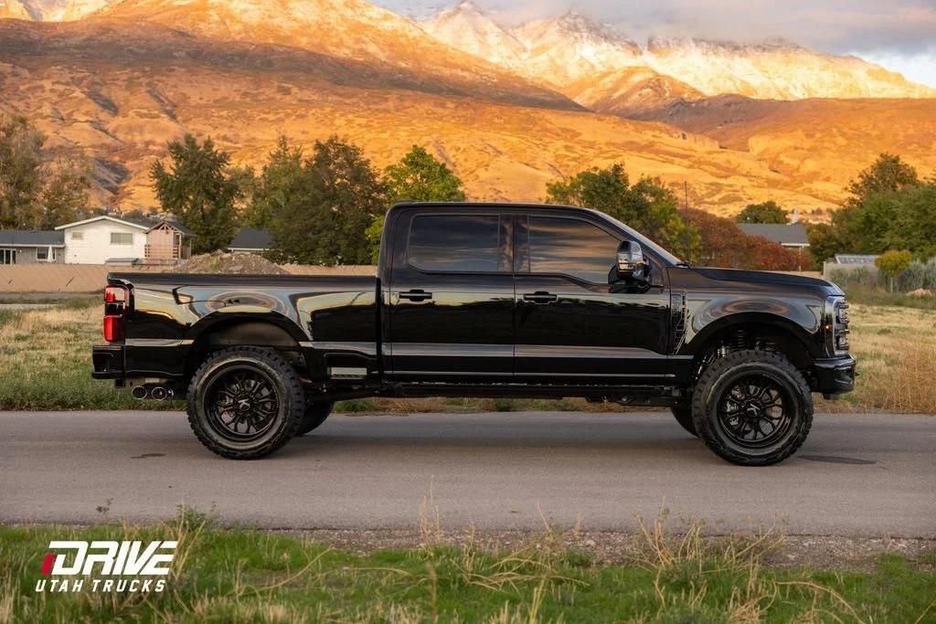2025 Ford F-350SD Platinum