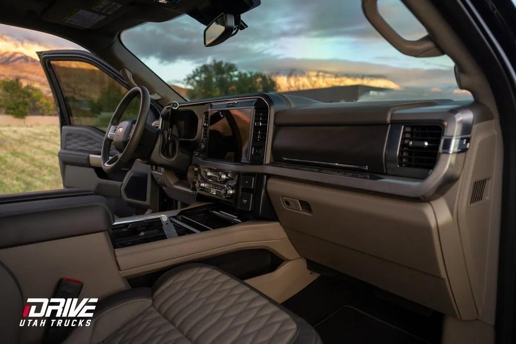 2025 Ford F-350SD Platinum