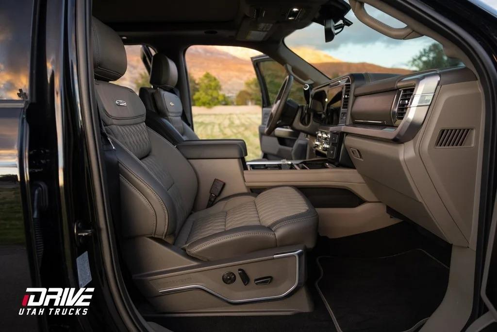 2025 Ford F-350SD Platinum