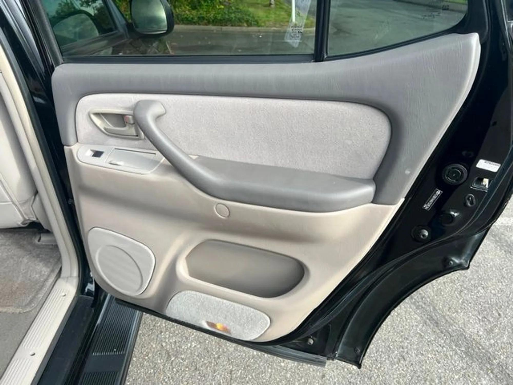 2007 Toyota Sequoia SR5