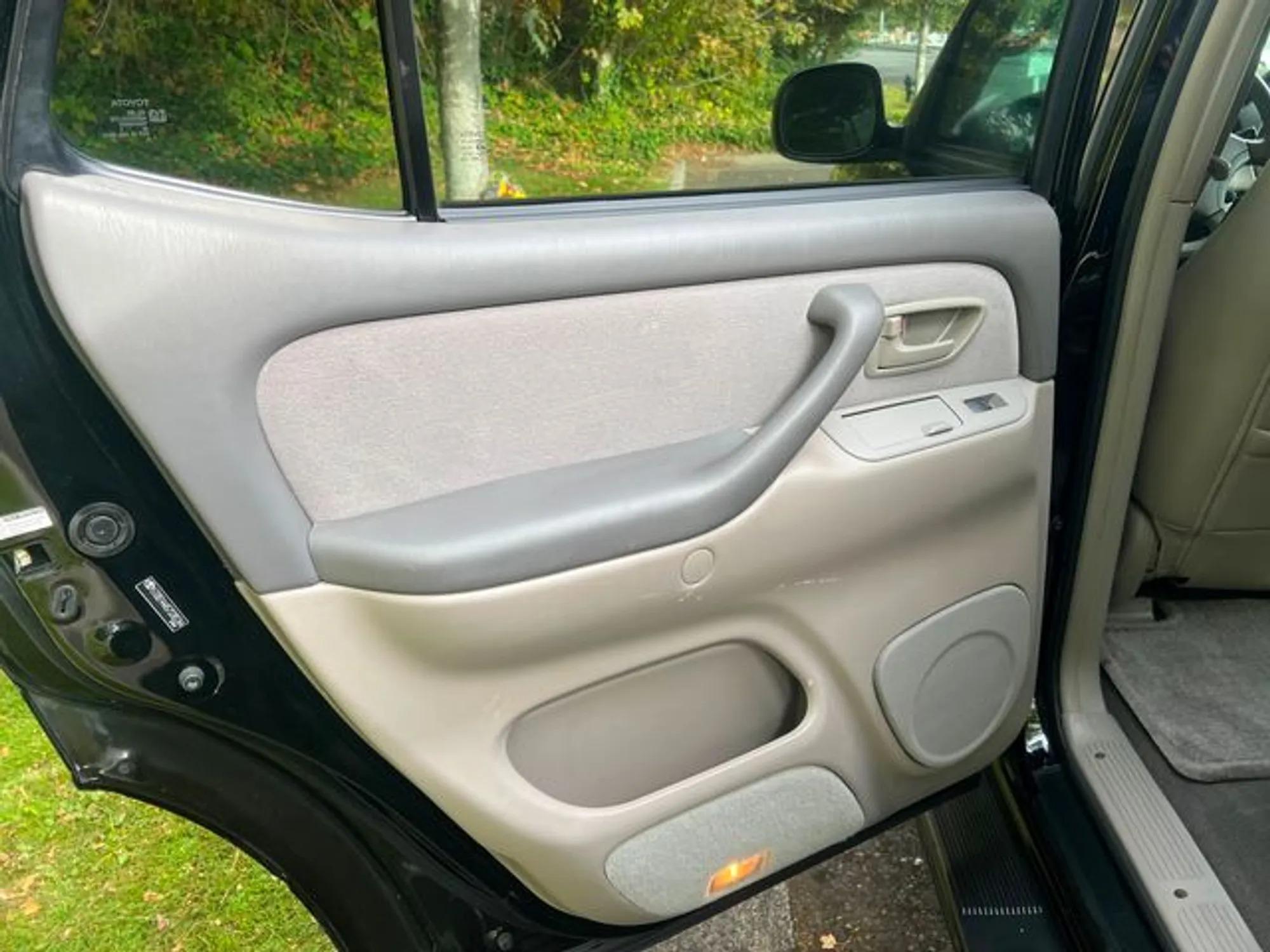 2007 Toyota Sequoia SR5