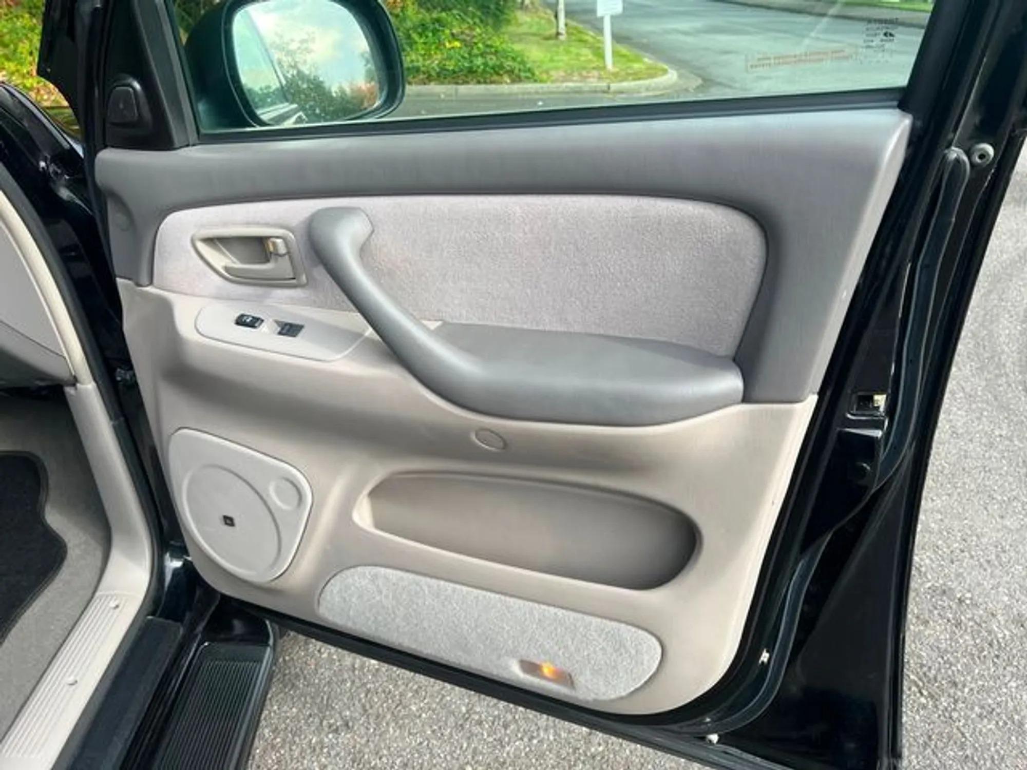 2007 Toyota Sequoia SR5