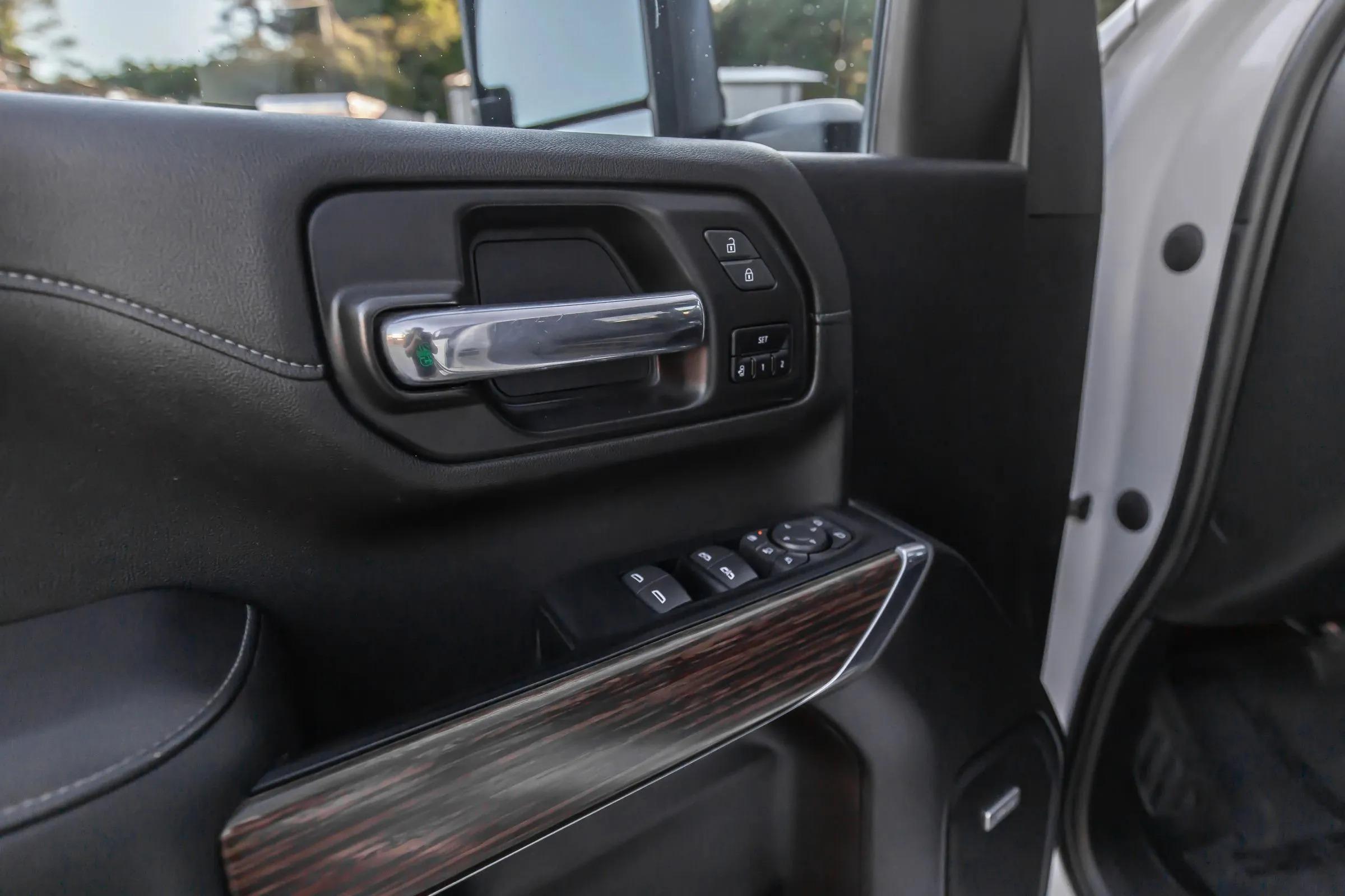 2023 Chevrolet Silverado 3500 High Country