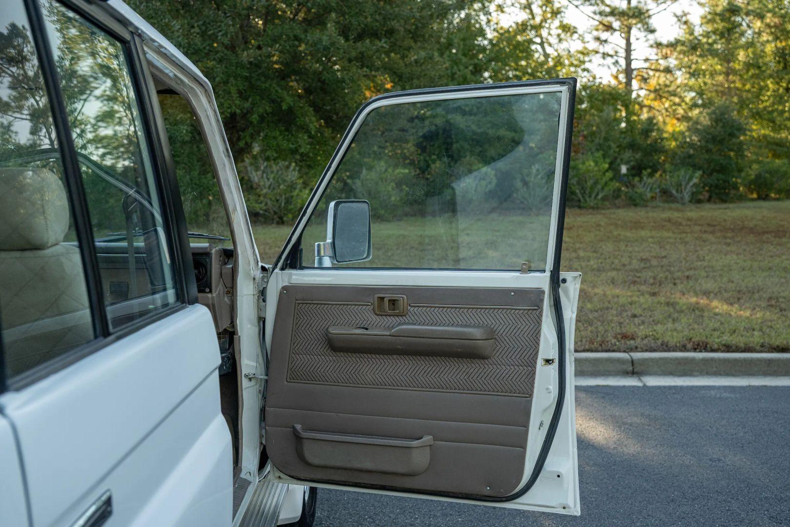 1995 Toyota Land Cruiser RJ77