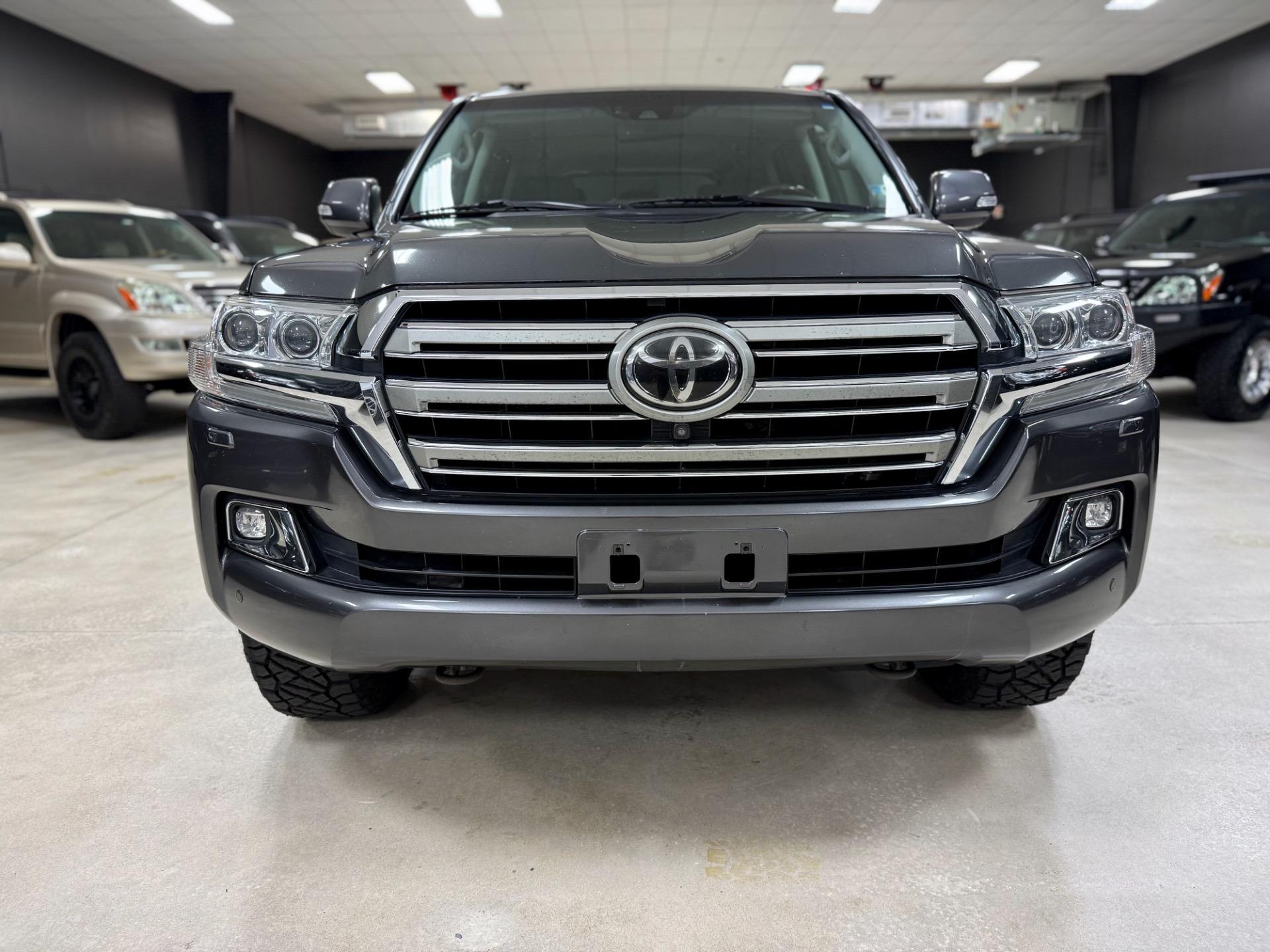 2016 Toyota Land Cruiser - 4