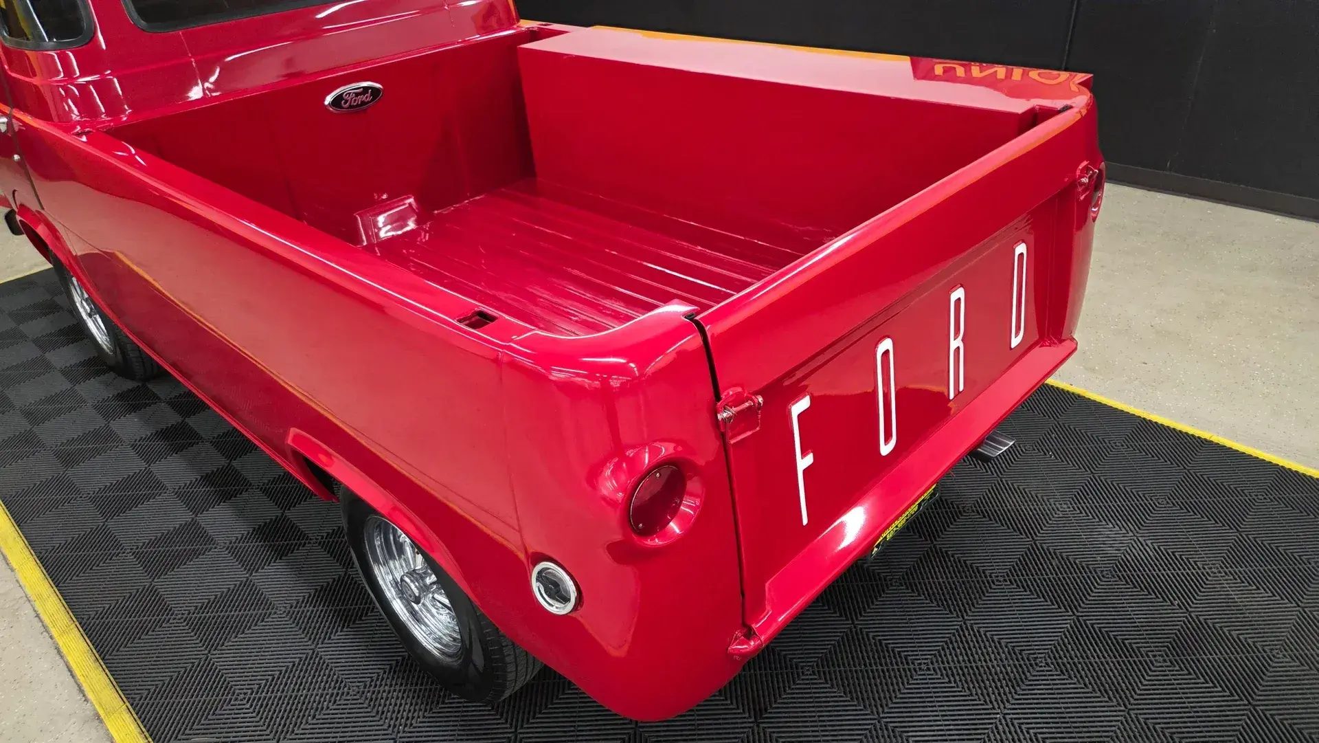 1965 Ford E100 Econoline