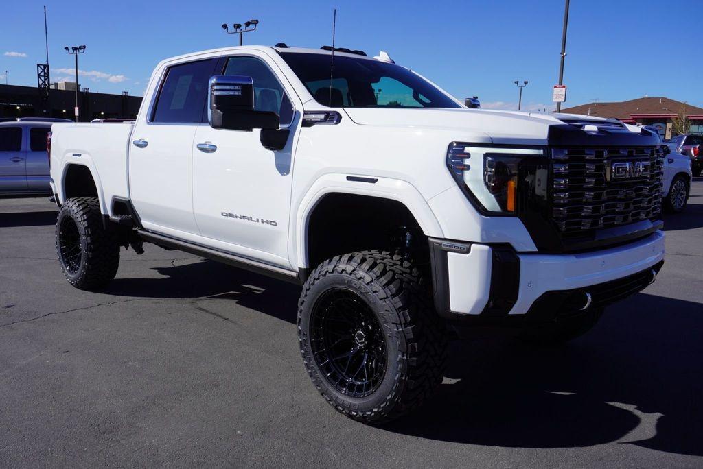 2025 GMC Sierra 3500HD Denali