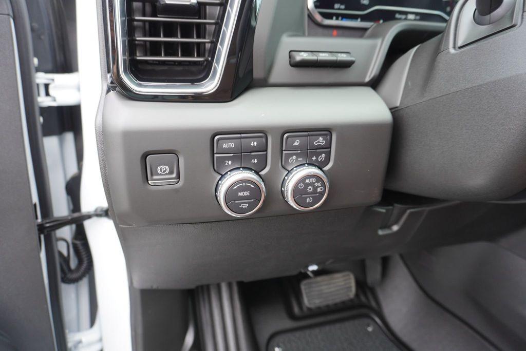 2025 GMC Sierra 3500HD Denali